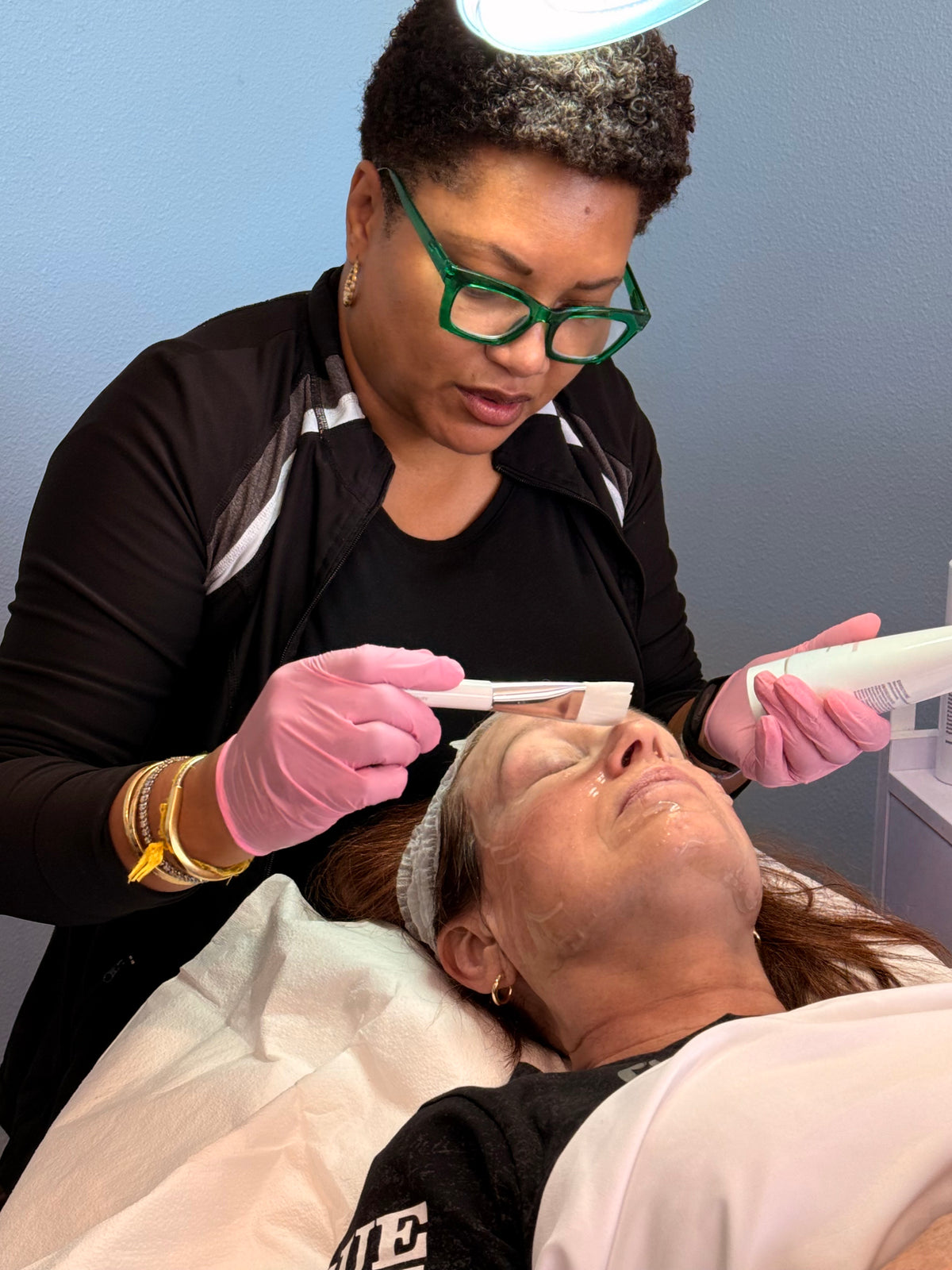 Custome Facial with Daj